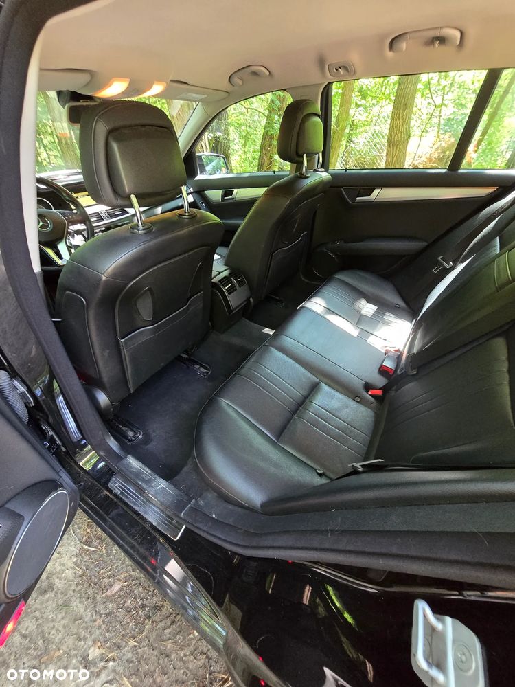 Mercedes-Benz Klasa C 220 CDI DPF Automatik BlueEFFICIENCY Avantgarde - 18