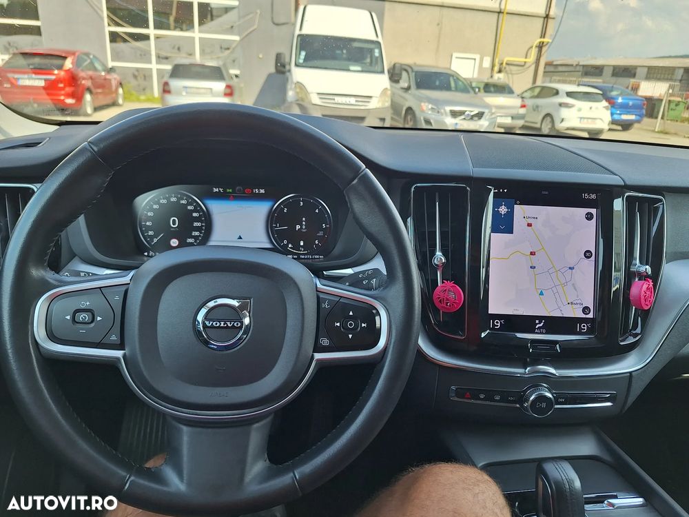 Volvo XC 60 B5 AWD Momentum - 16