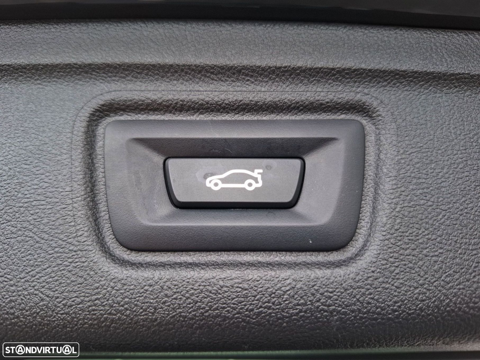 BMW 320 d Touring Pack Desportivo M Auto - 26