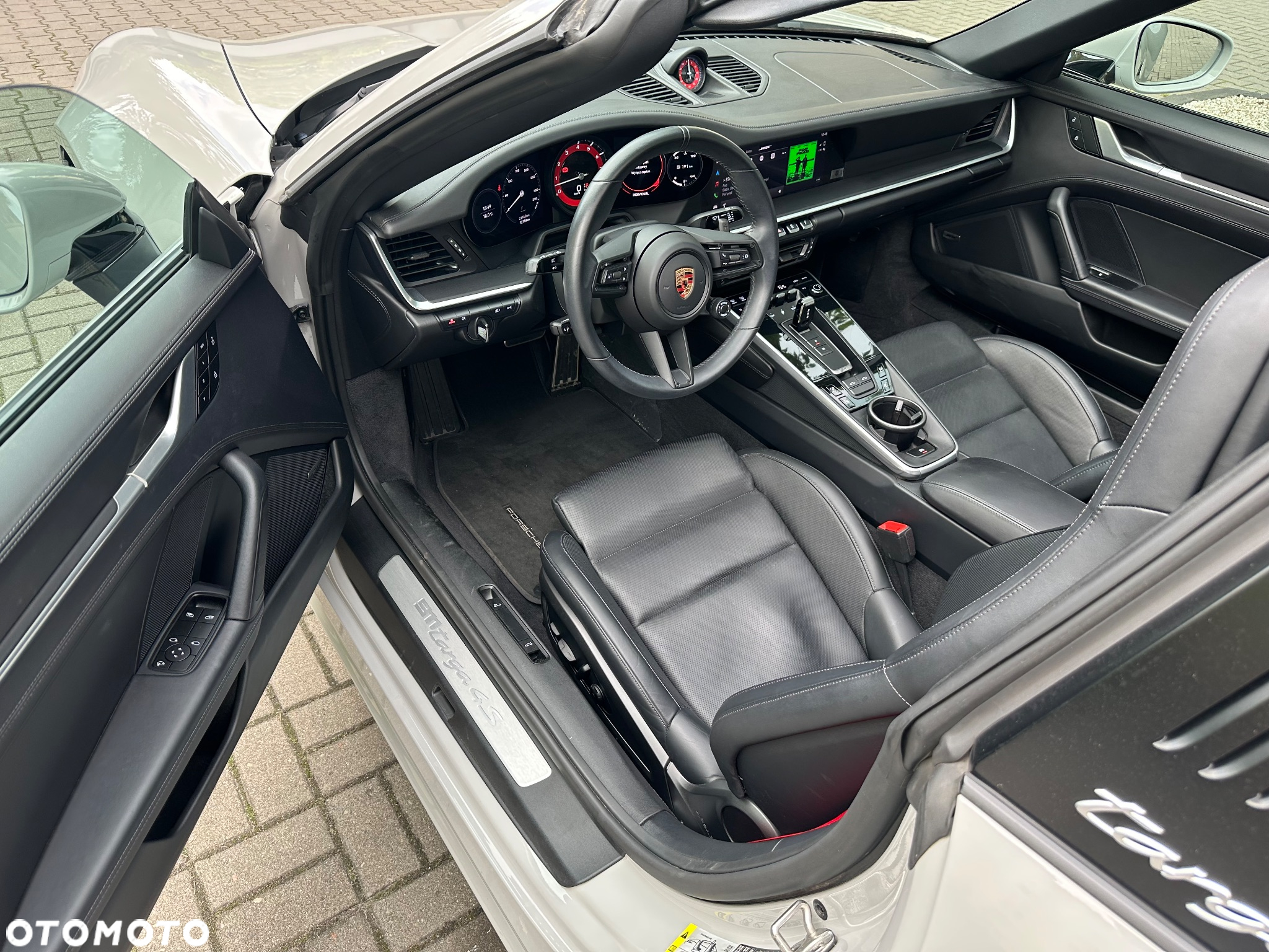 Porsche 911 Targa 4S - 18