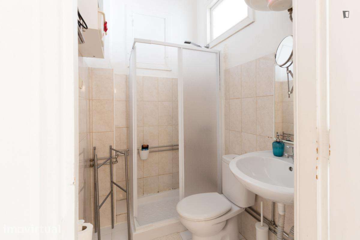 Quarto - localizado em Santo Ildefonso Porto - Grande imagem: 2/16