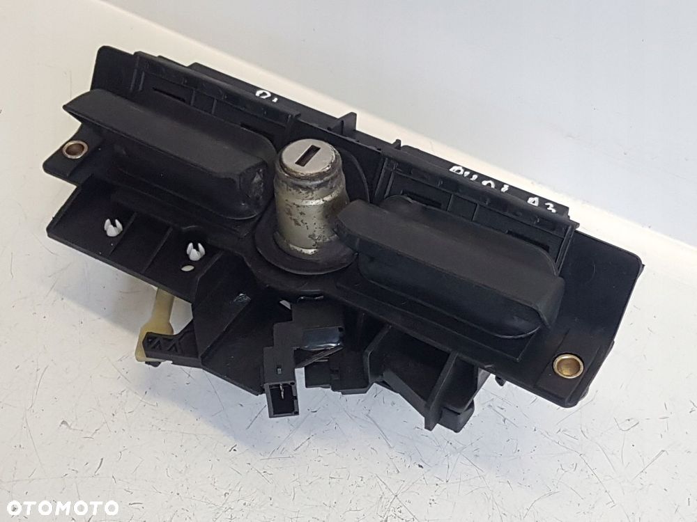 AUDI A3 1.6 96-00 KLAMKA KLAPY TYŁ TYLNEJ - 3