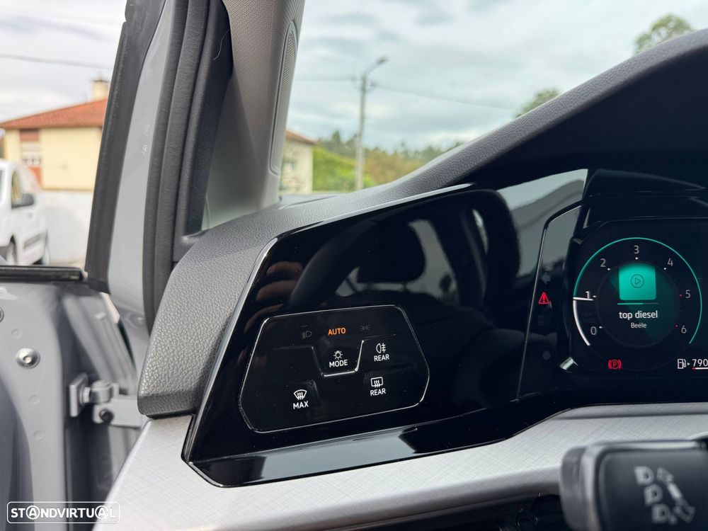 VW Golf Variant 2.0 TDi Life - 24