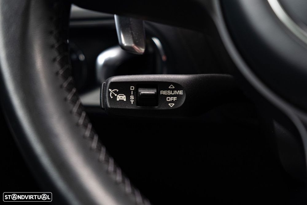 Porsche Macan Turbo - 58