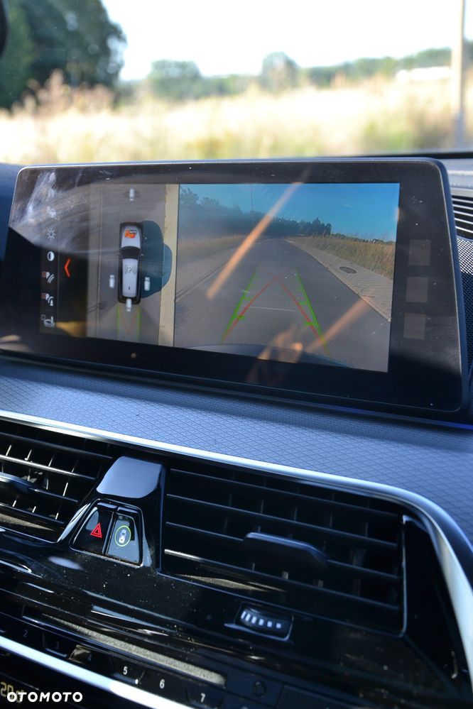 BMW Seria 5 520d M Sport - 23