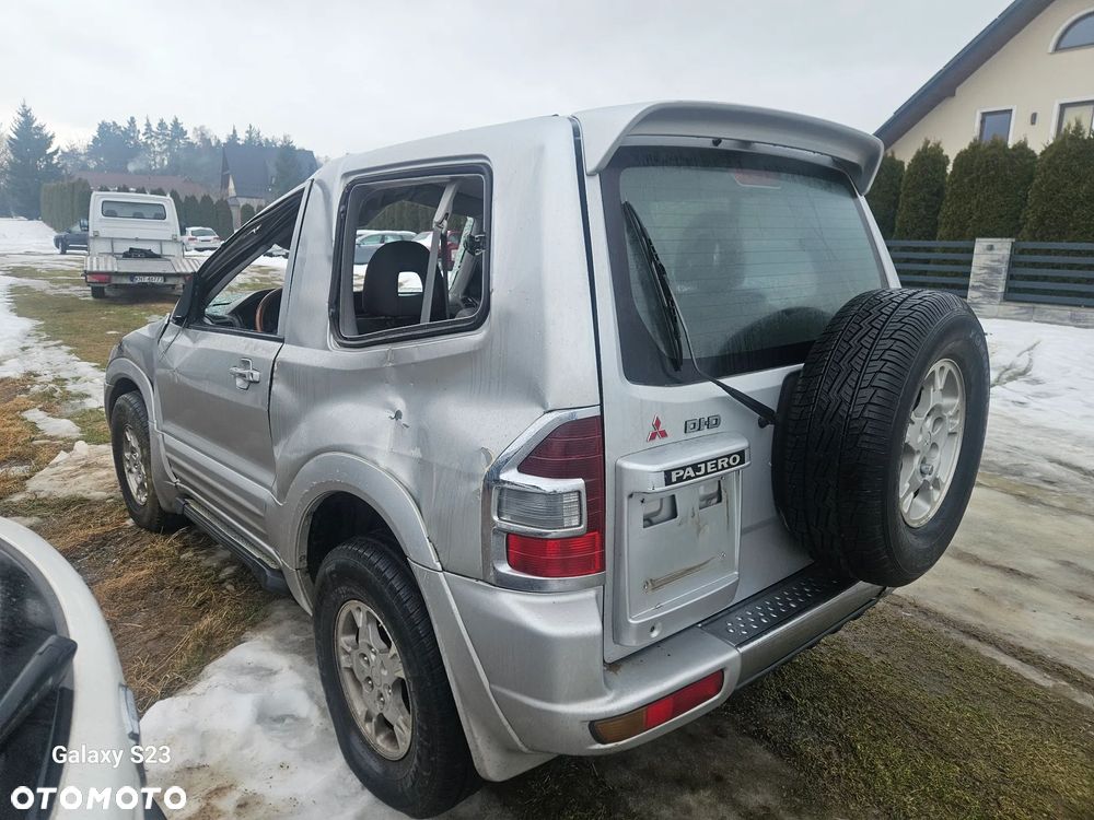 Mitsubishi Pajero - 4