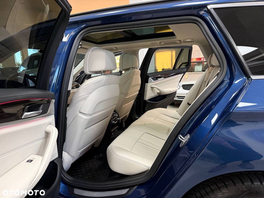 BMW Seria 5 530e PHEV M Sport - 29