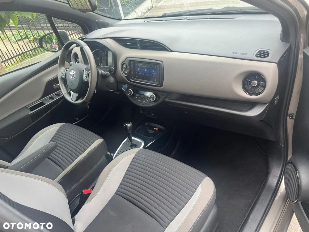 Toyota Yaris Hybrid 1.5 Selection Style - 17