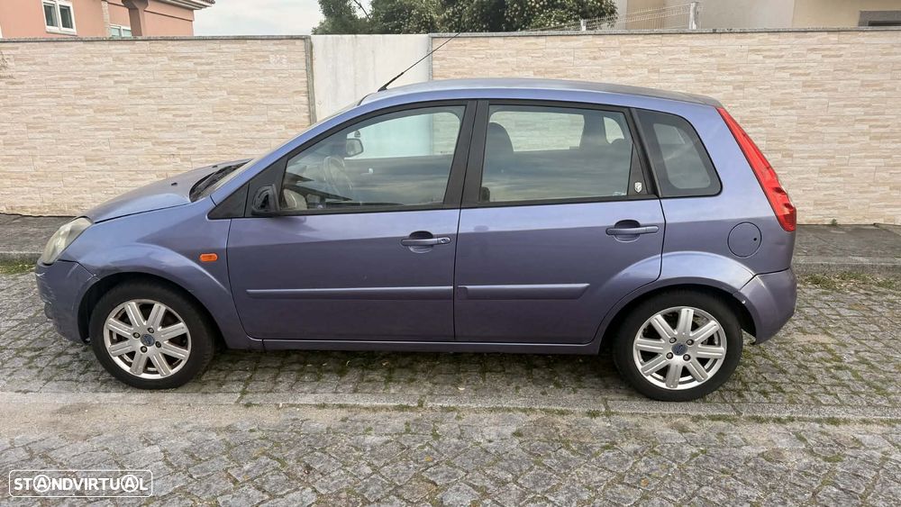 Ford Fiesta 1.25 Ghia - 6