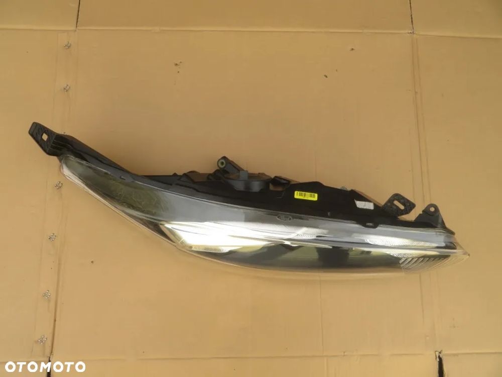 REFLEKTOR PRAWY FORD FIESTA MK7 LIFT 13-17R DEMONTAŻ KRAKÓW - 5