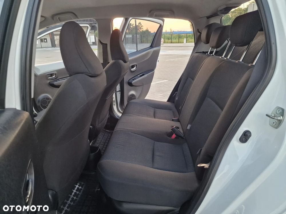 Toyota Yaris Hybrid 100 Business Edition - 5