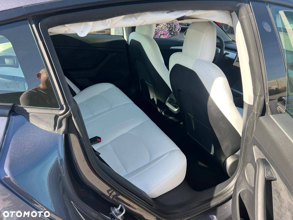 Tesla Model 3 - 15