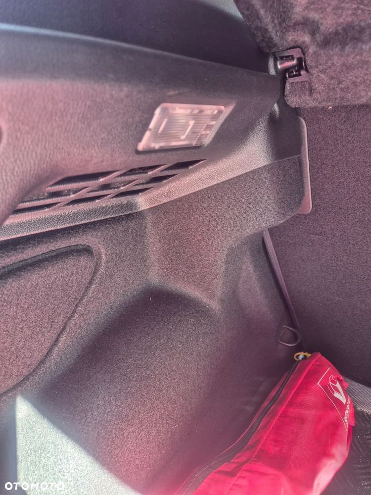 Renault Megane 1.3 TCe FAP Zen - 22