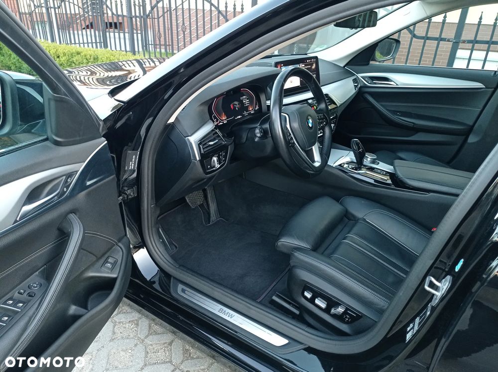 BMW Seria 5 520d Luxury Line sport - 25