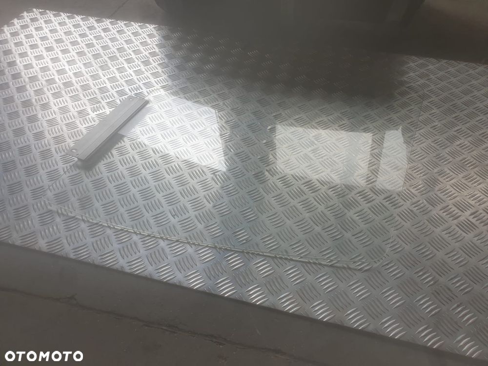 Szyba drzwi lewa/prawa Renault Midlum Dxi - 1