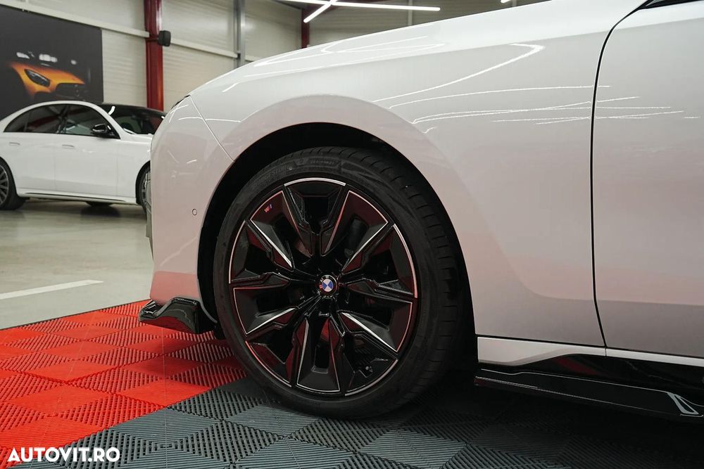 BMW Seria 7 740d xDrive MHEV - 18