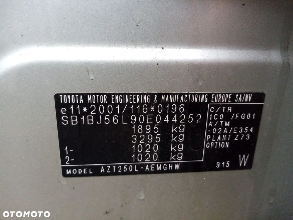 TOYOTA AVENSIS T25 2.0 VVT-i  03-06   PANEL NAWIEWU KLIMATYZACJI - 31