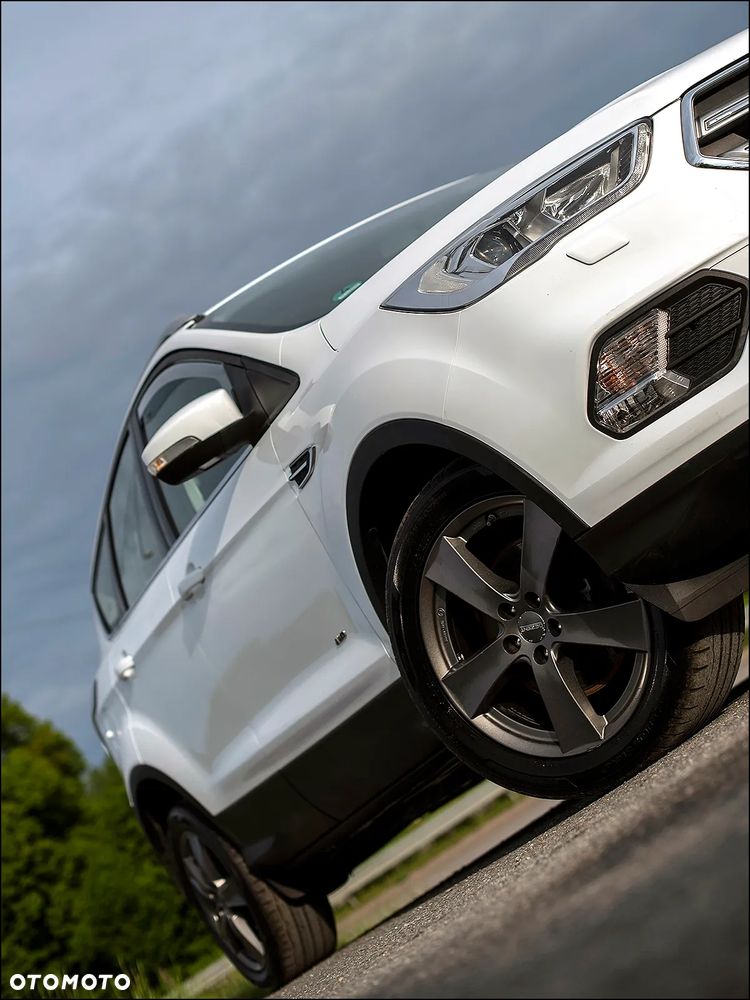 Ford Kuga - 16