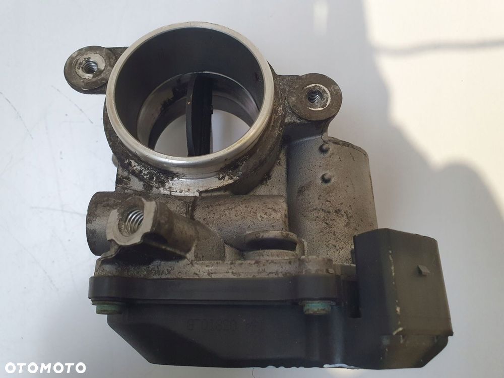PRZEPUSTNICA Skoda Octavia III 1.6 TDI _ 04L128063P 04L128059K - 4