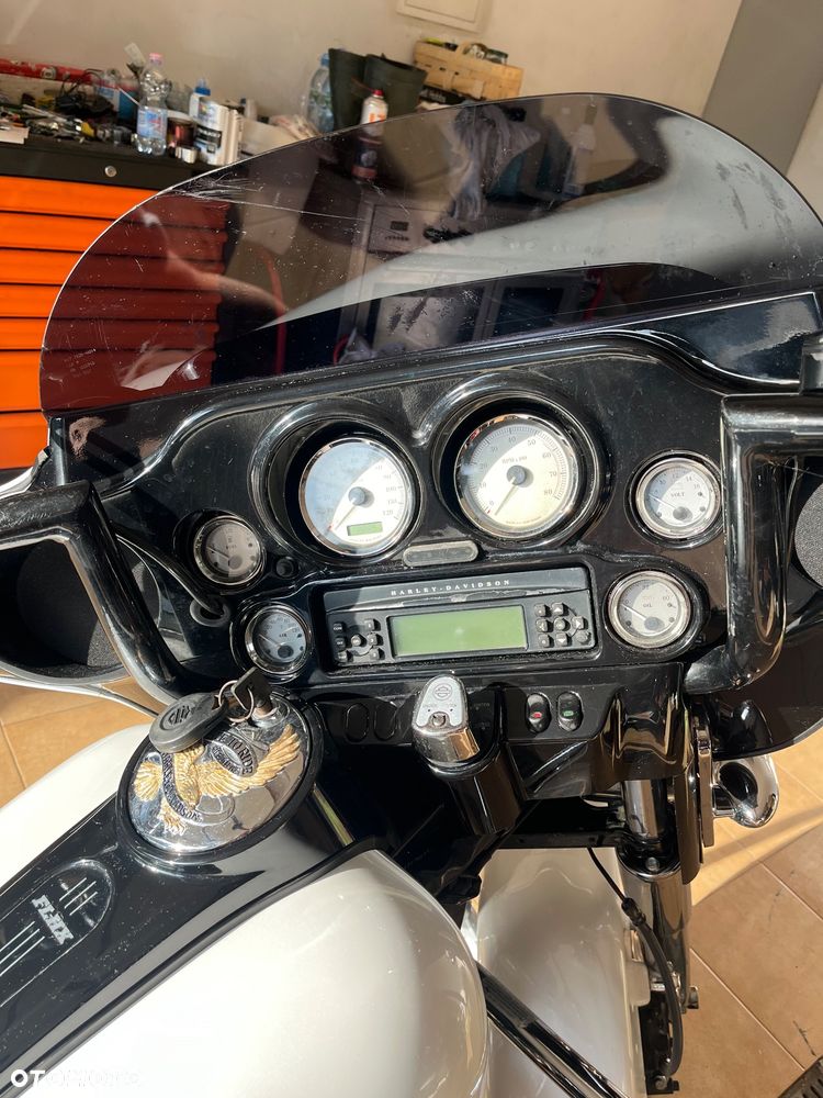 Harley-Davidson Street Glide Trike - 14