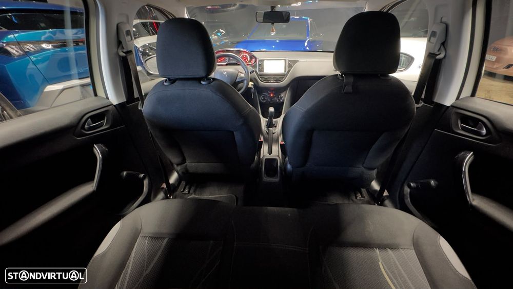 Peugeot 208 PureTech 68 Urban Move - 32