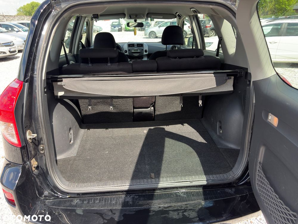 Toyota RAV4 2.2 D-4D 4x4 - 11