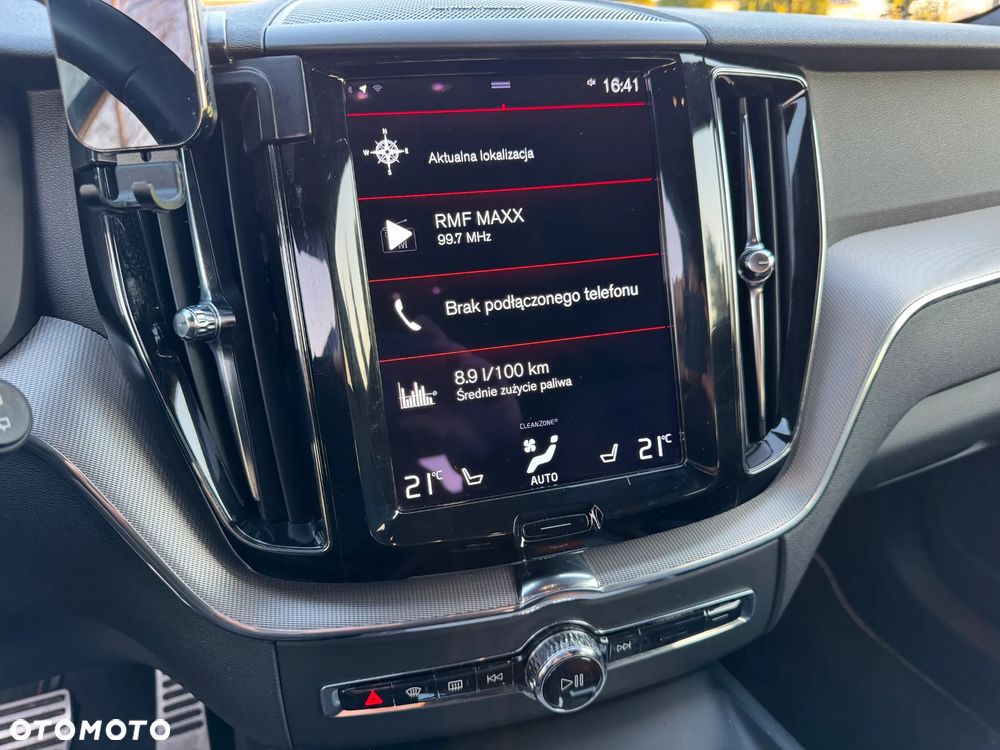 Volvo XC 60 B5 D AWD R-Design - 31