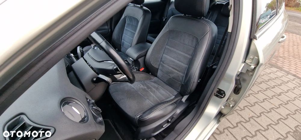 Ford Mondeo 2.0 FF Titanium - 10