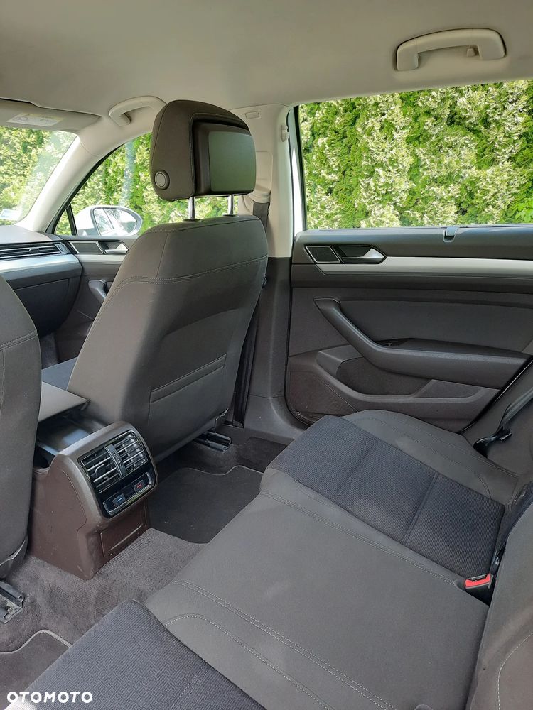 Volkswagen Passat 2.0 TDI SCR Comfortline DSG - 8