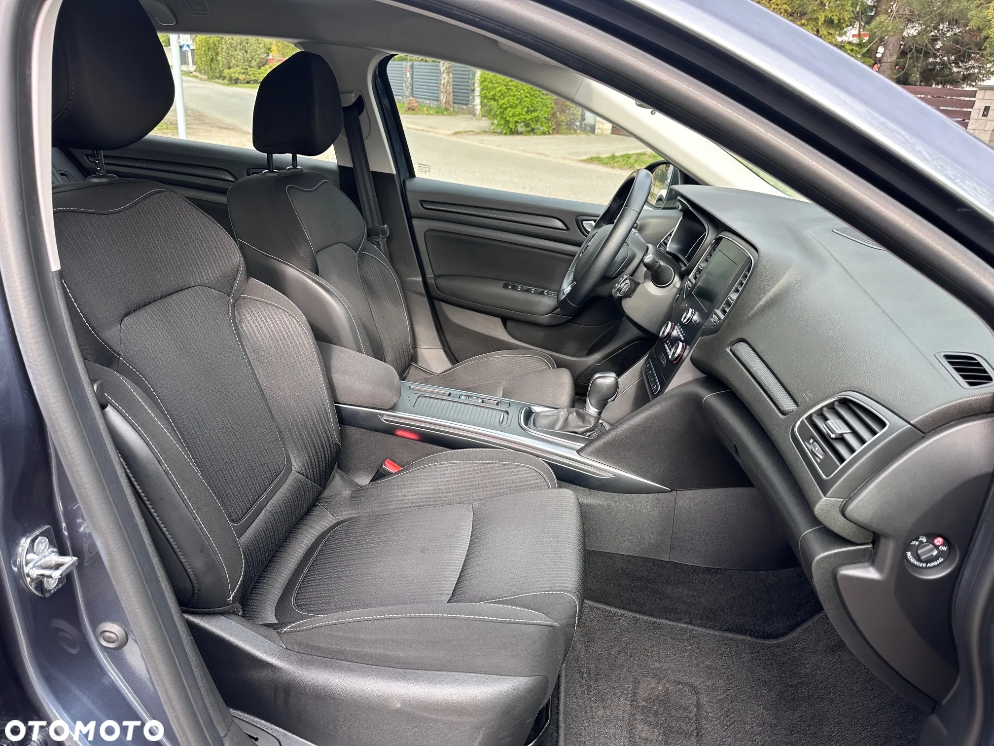 Renault Megane BLUE dCi 150 EDC BUSINESS EDITION - 30