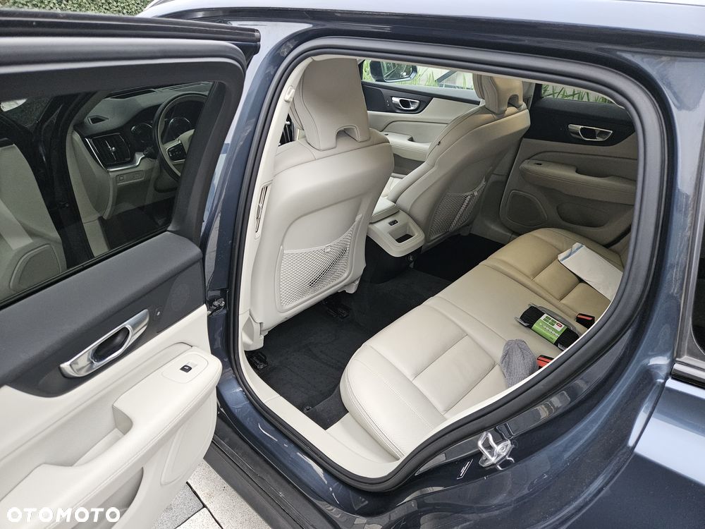 Volvo V60 T5 AWD Geartronic Momentum - 14