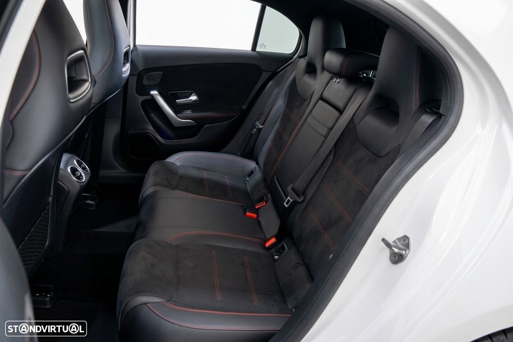 Mercedes-Benz A 180 d 7G-DCT AMG Line - 16
