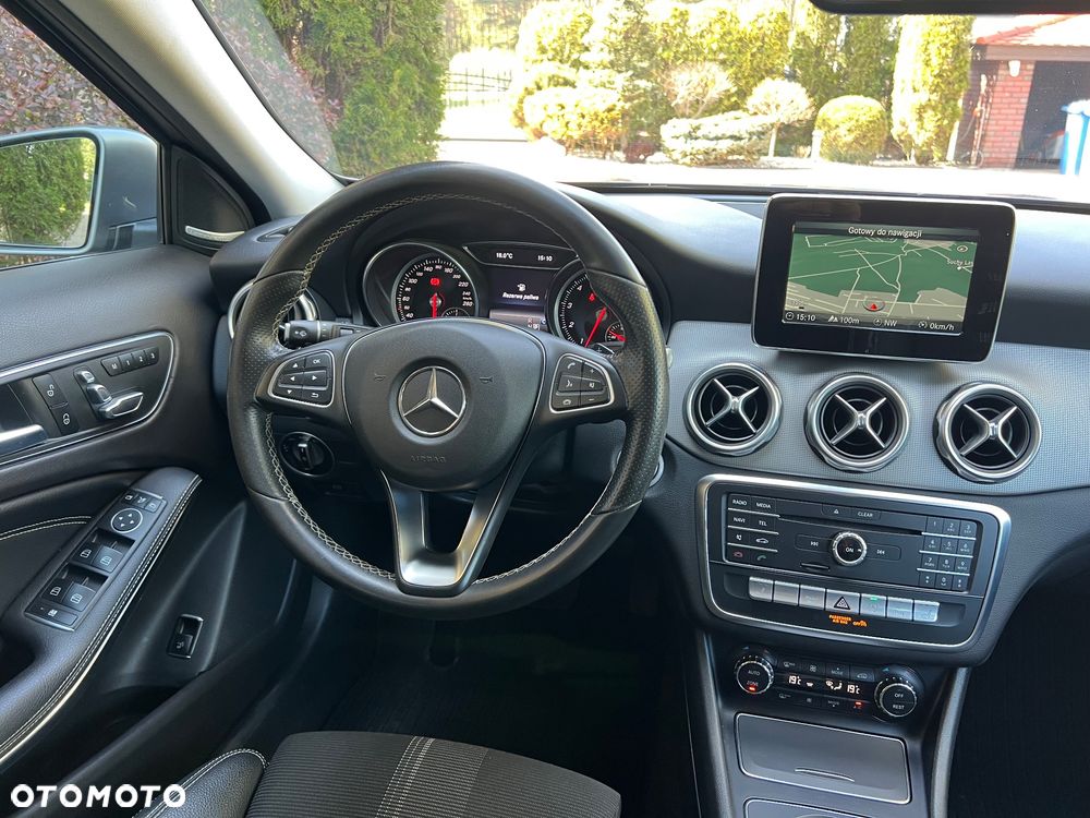 Mercedes-Benz GLA 200 7G-DCT AMG Line - 29