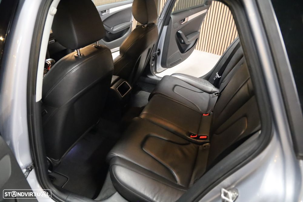 Audi A4 Avant 2.0 TDI Multitronic S-line - 16