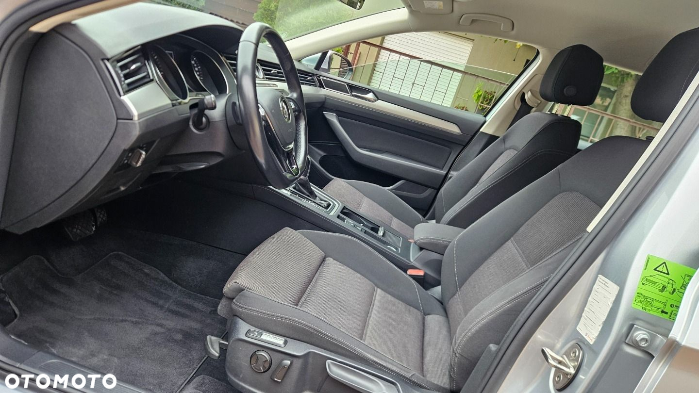 Volkswagen Passat Variant 2.0 TDI SCR DSG Elegance - 13