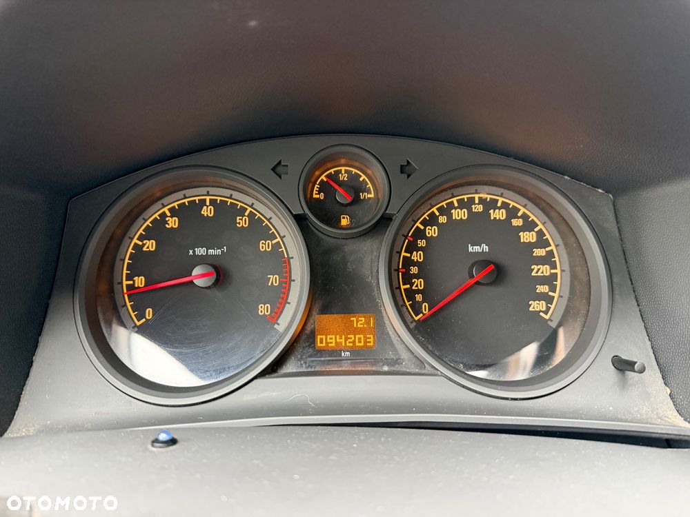 Opel Astra 1.6 Essentia - 10