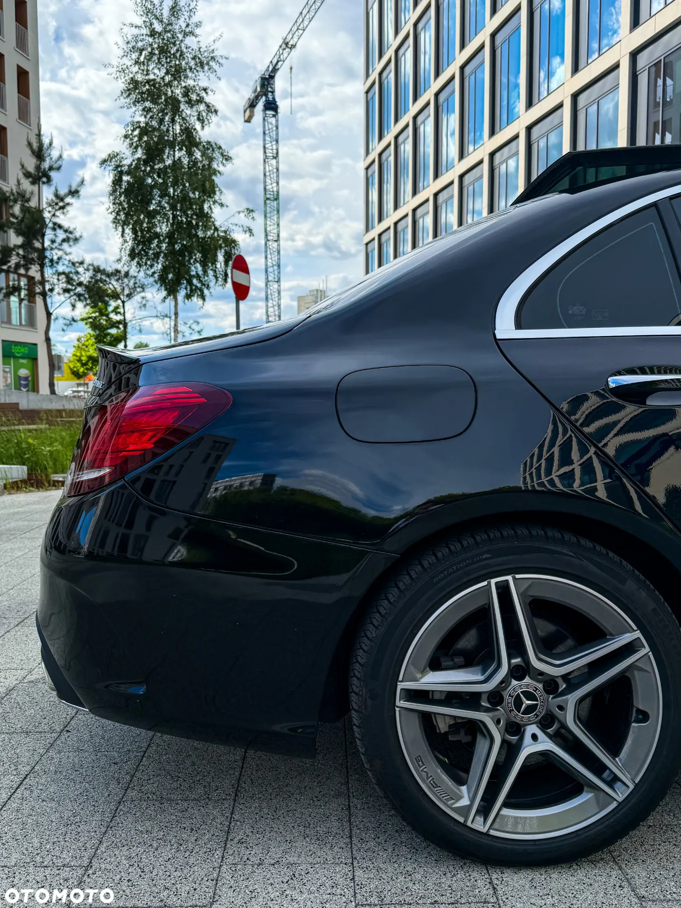 Mercedes-Benz Klasa C 300 4Matic 9G-TRONIC AMG Line - 14