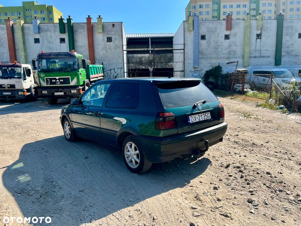 Volkswagen Golf 1.6 CL - 10