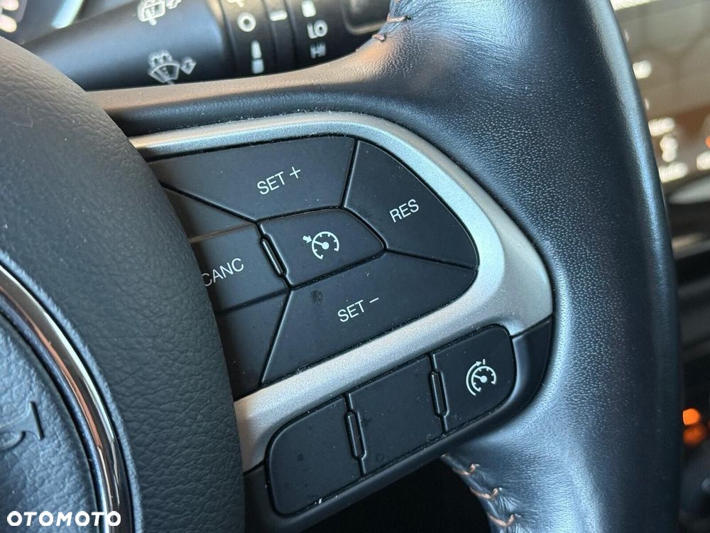 Jeep Compass - 18