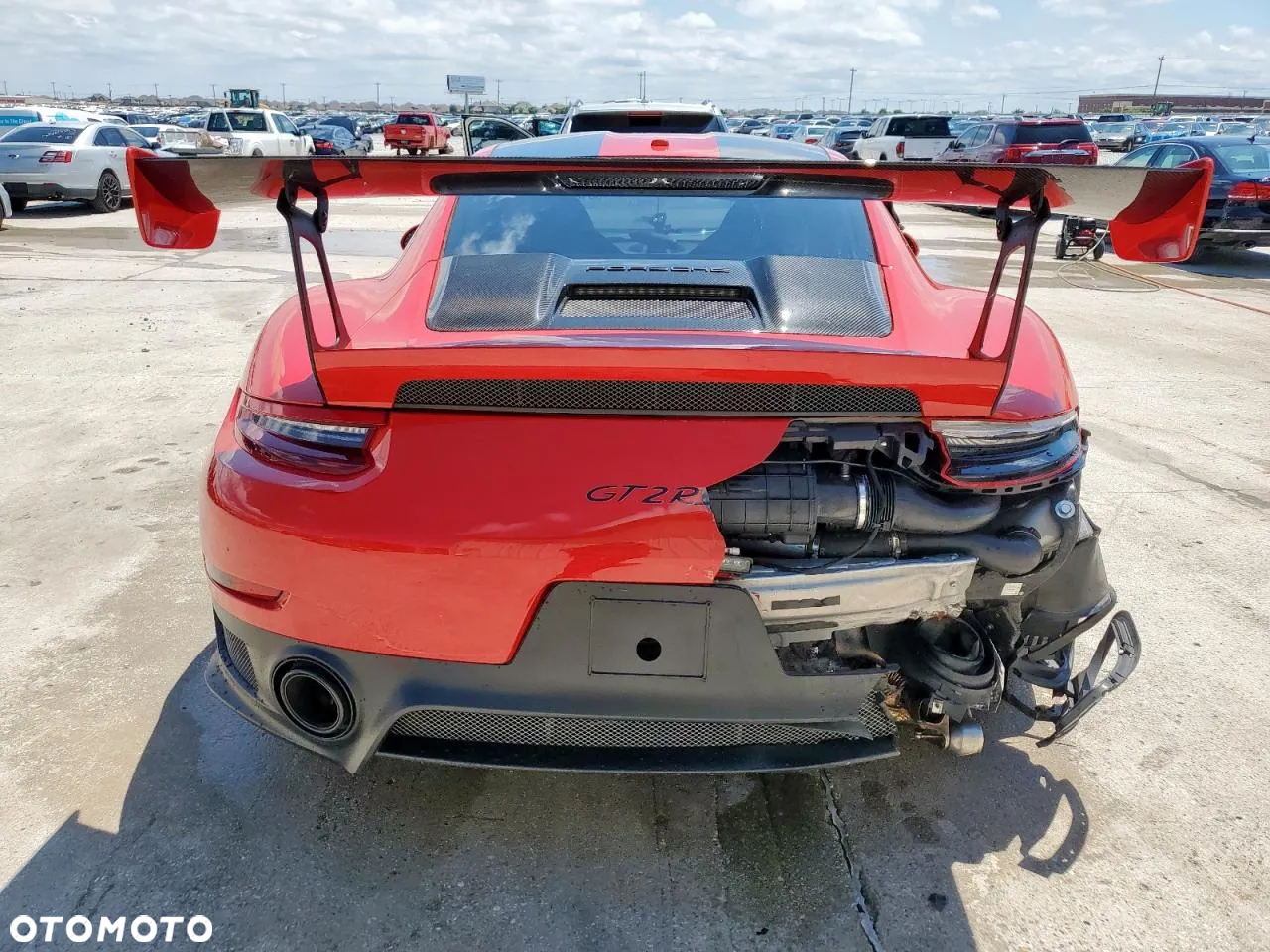Porsche 911 GT2 RS - 6