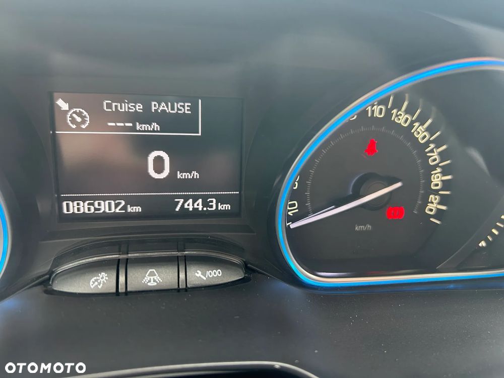 Peugeot 2008 BlueHDi 100 STOP & START Allure - 23