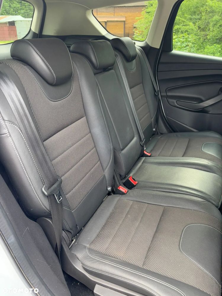 Ford Kuga - 19
