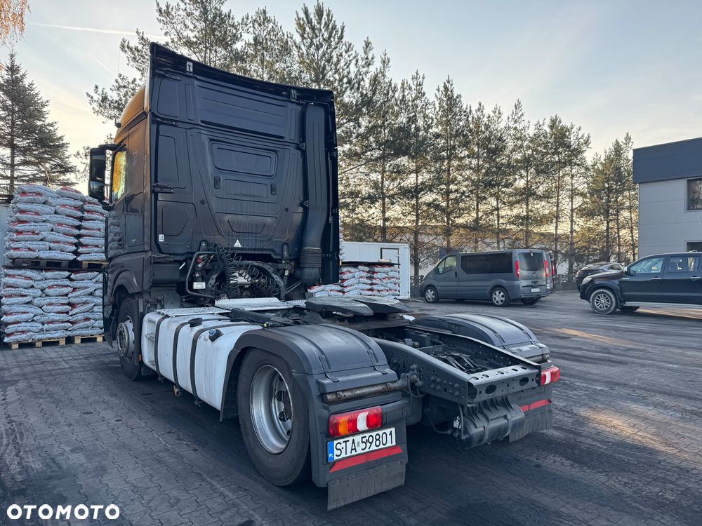 Mercedes-Benz Actros - 3