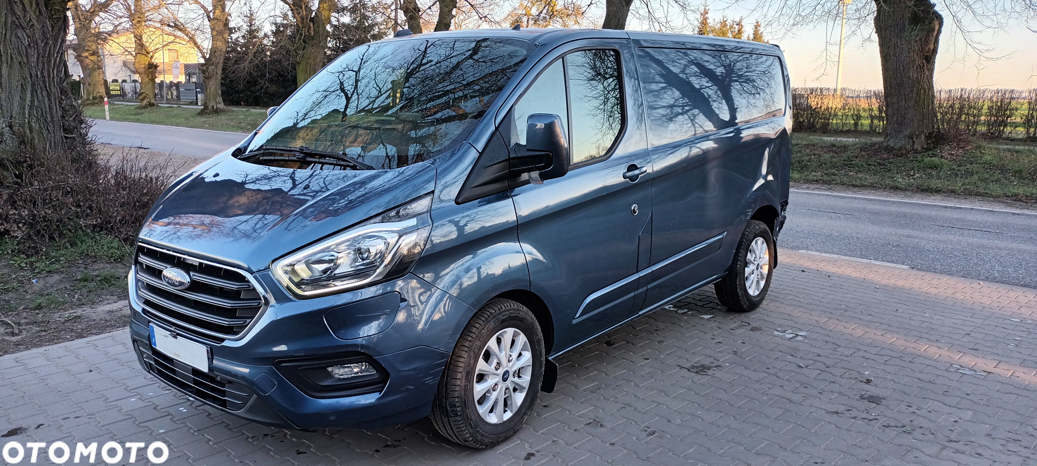 Ford TRANSIT CUSTOM - 1