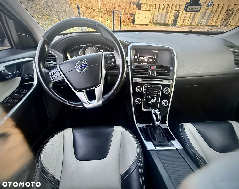 Volvo XC 60 D3 Drive-E Momentum - 10
