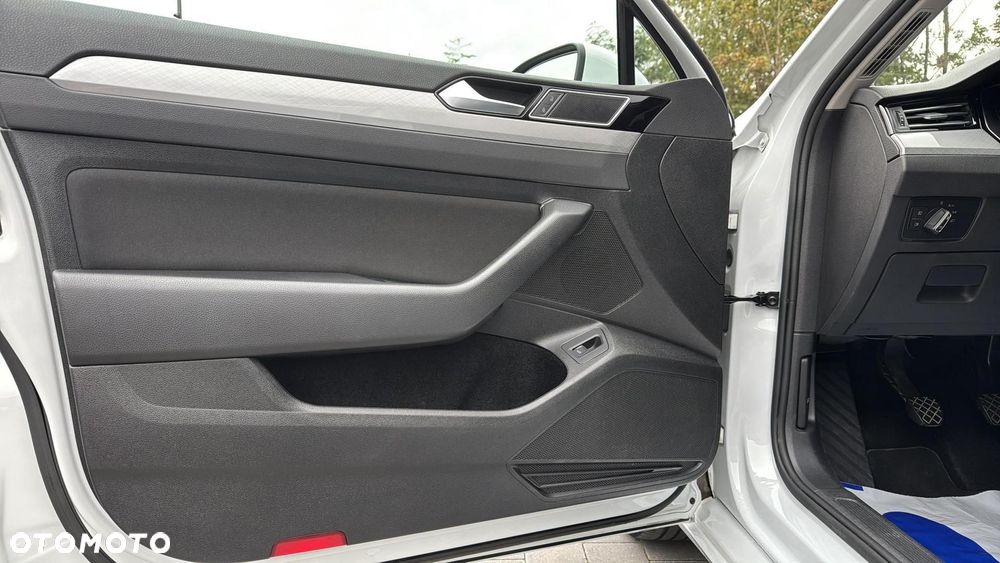 Volkswagen Passat 1.5 TSI EVO Business - 12