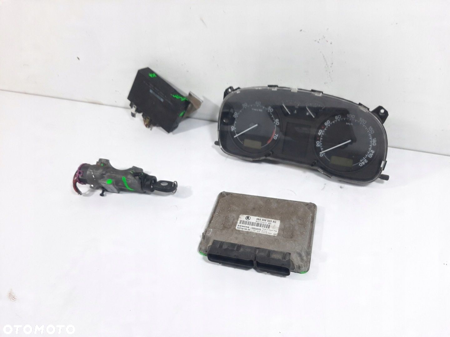 SKODA OCTAVIA I LIFT 1.6 8V 03R STEROWNIK SILNIKA ZESTAW 06A906033BG - 2