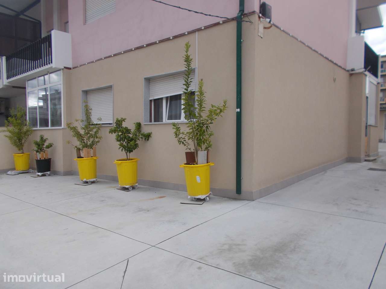 APARTAMENTO T4 C/GARAGEM E 5 ESTÚDIOS CENTRO CIDADE CHAVES - Grande imagem: 5/27