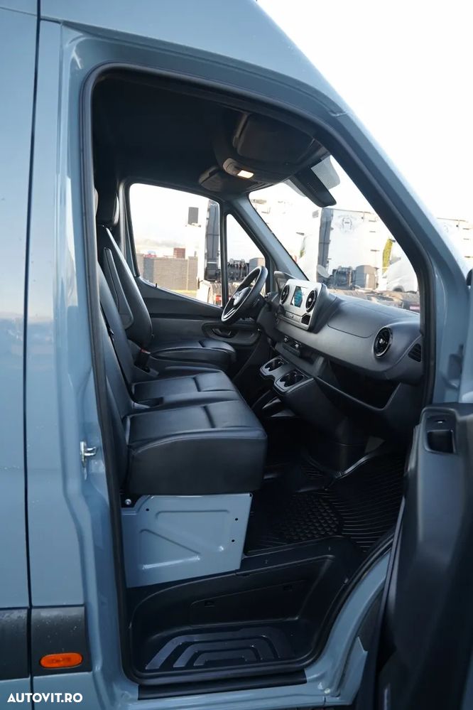 Mercedes-Benz SPRINTER 315 CDI / FURGON / AUTOUTILITARĂ / FULL LED / AUTOMATĂ / 3 LOCURI / IMPORTATĂ - 36