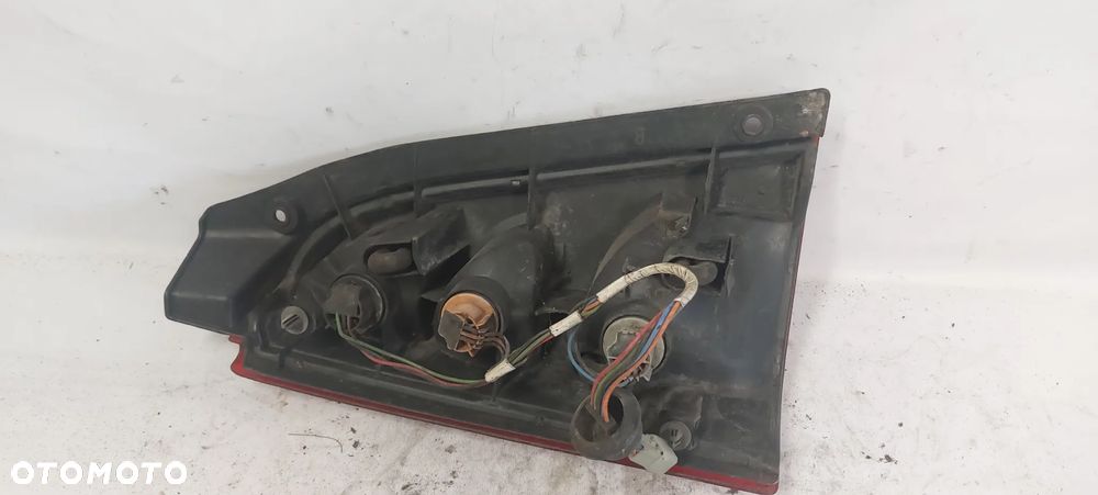 .  TYL TYLNA LAMPA PRAWA SUZUKI WAGON R - 4